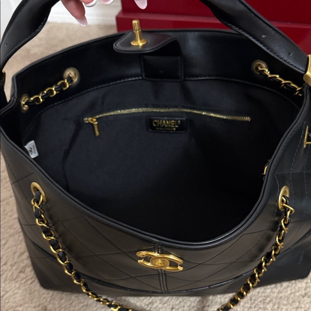 CHANEL VIP Black Quilted Shoulder Bag with Gold Hardware - Picture 7 of 12